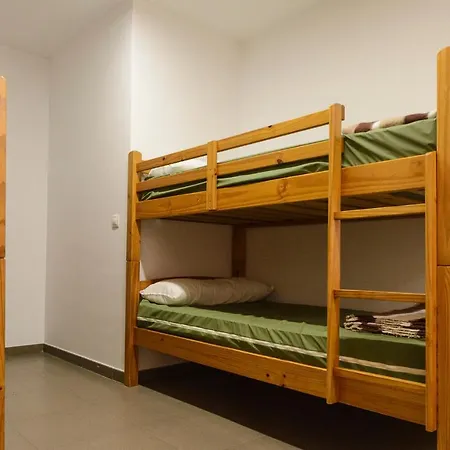 Unduesina אכסניה