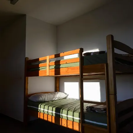 Unduesina אכסניה *